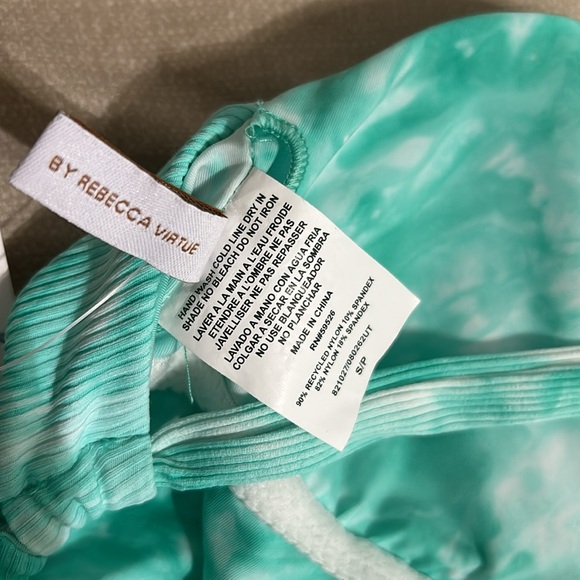 NEW Becca One Piece - Picture 6 of 6